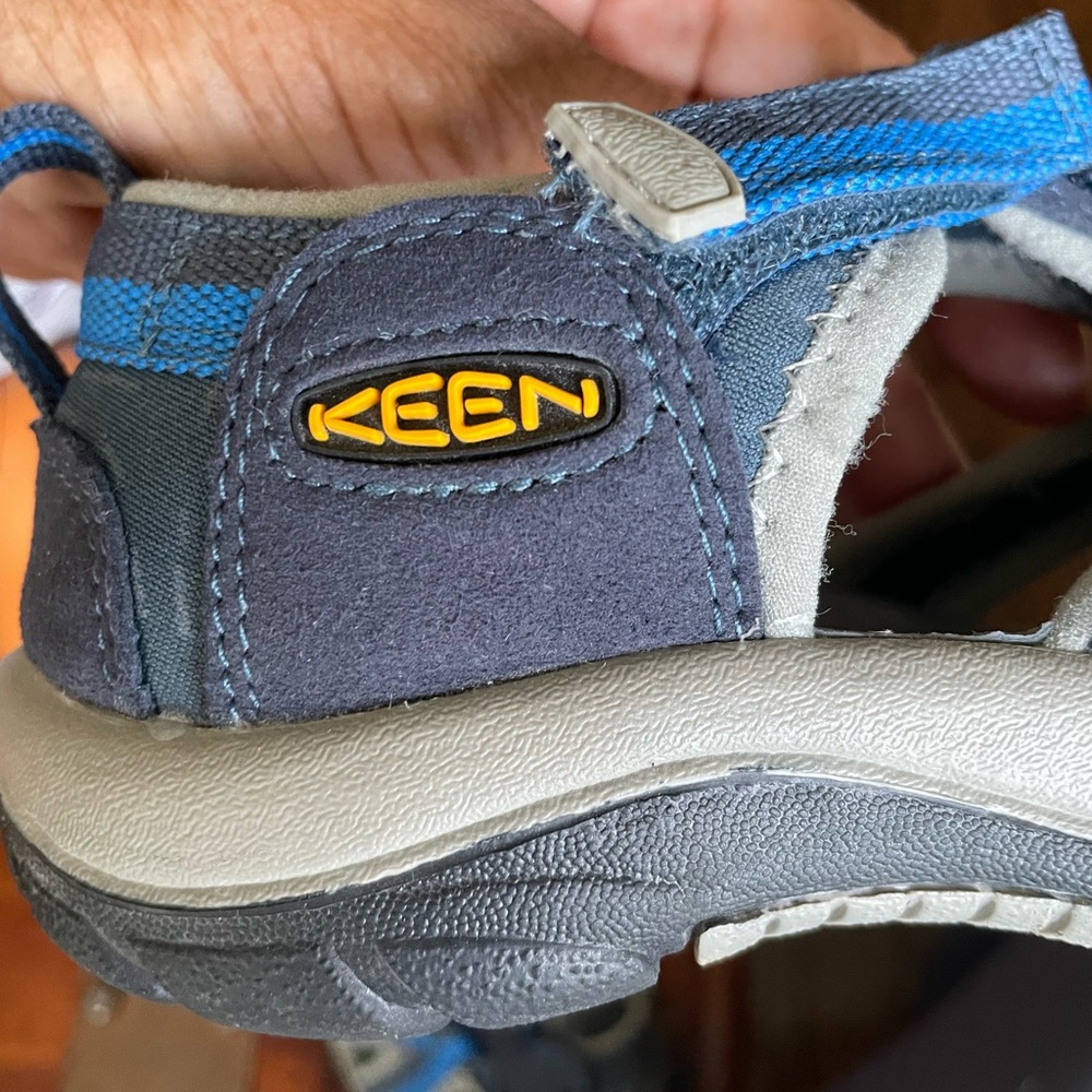 BOYS KEEN WATER SHOES/SANDALS